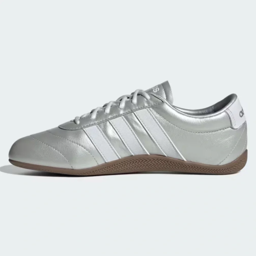 Adidas Grand Court Metallic Silver Sneakers Women’s Casual Shoes Gum Sole Sz 8.5